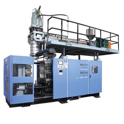 Stór blástursmótunarvél